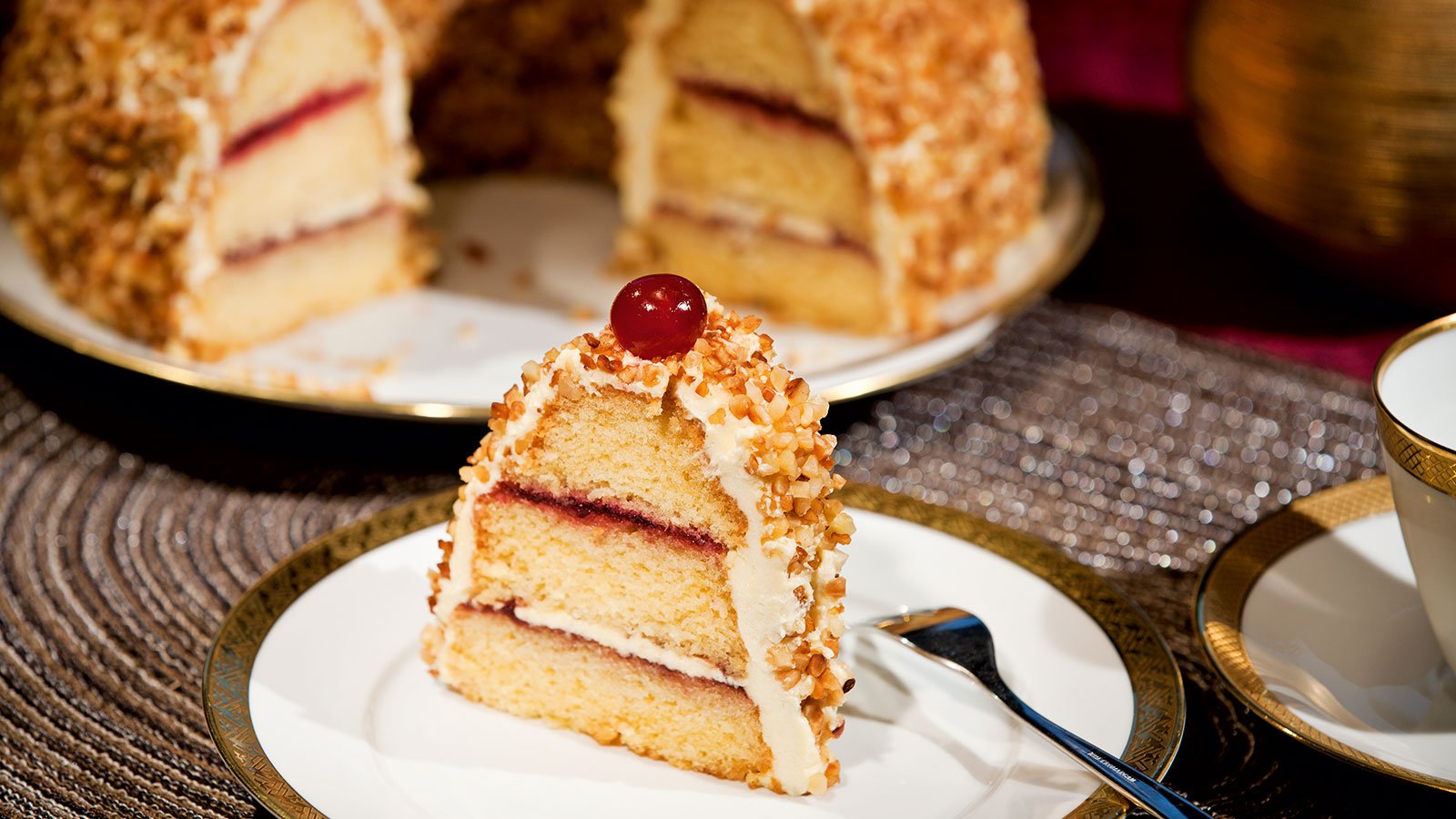 Frankfurter Kranz: Kue Bundar dengan Mentega dan Ceri